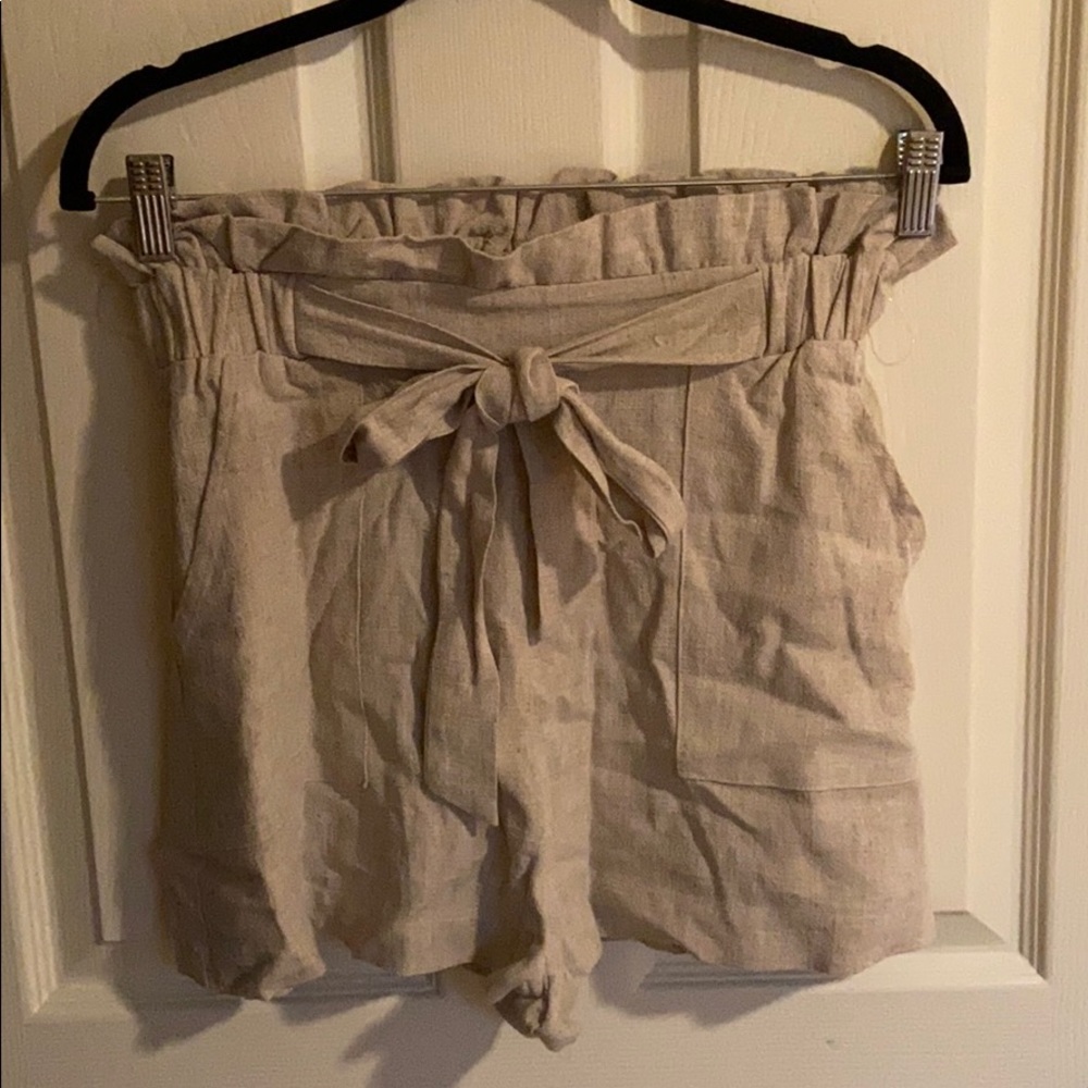 NWOT High waisted khaki shorts